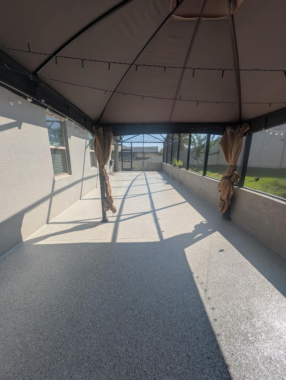 Gallery photos for Stunning Polyaspartic Flake Floor Transformation: Image #2