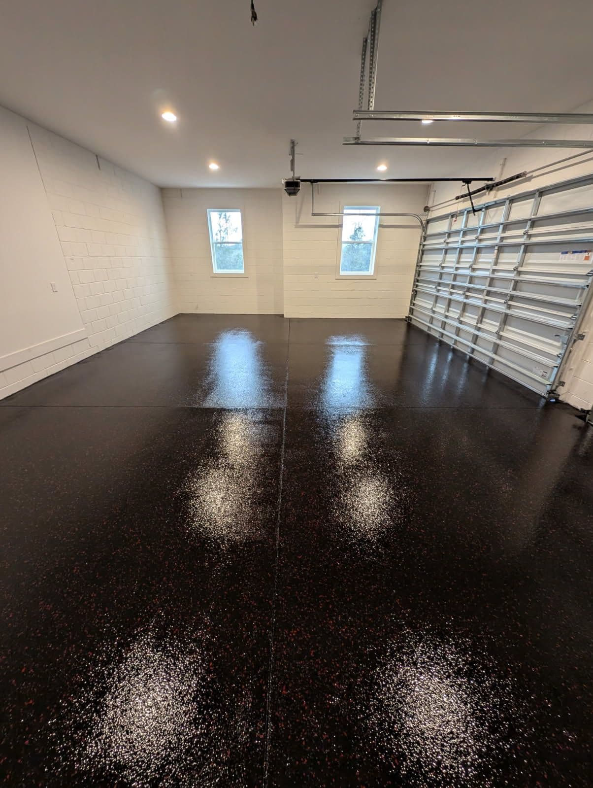 Groveland's Stunning Custom Epoxy Garage Floors image